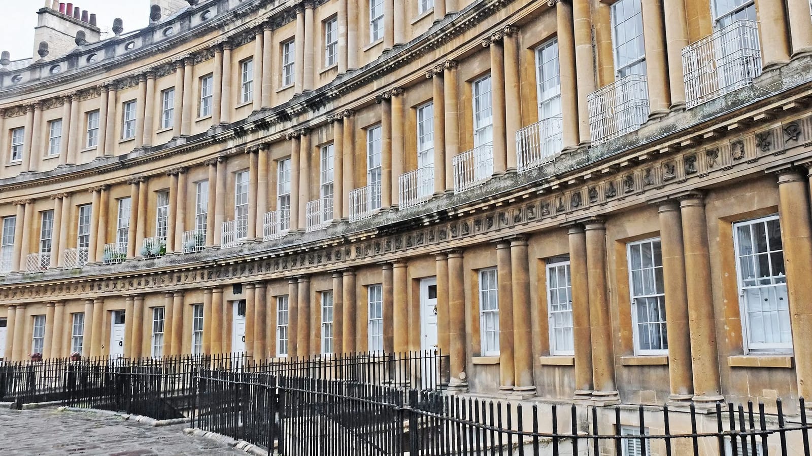 The sweeping arc of the Royal Crescent in Bath, used as the Bridgerton family home exterior in Season 1