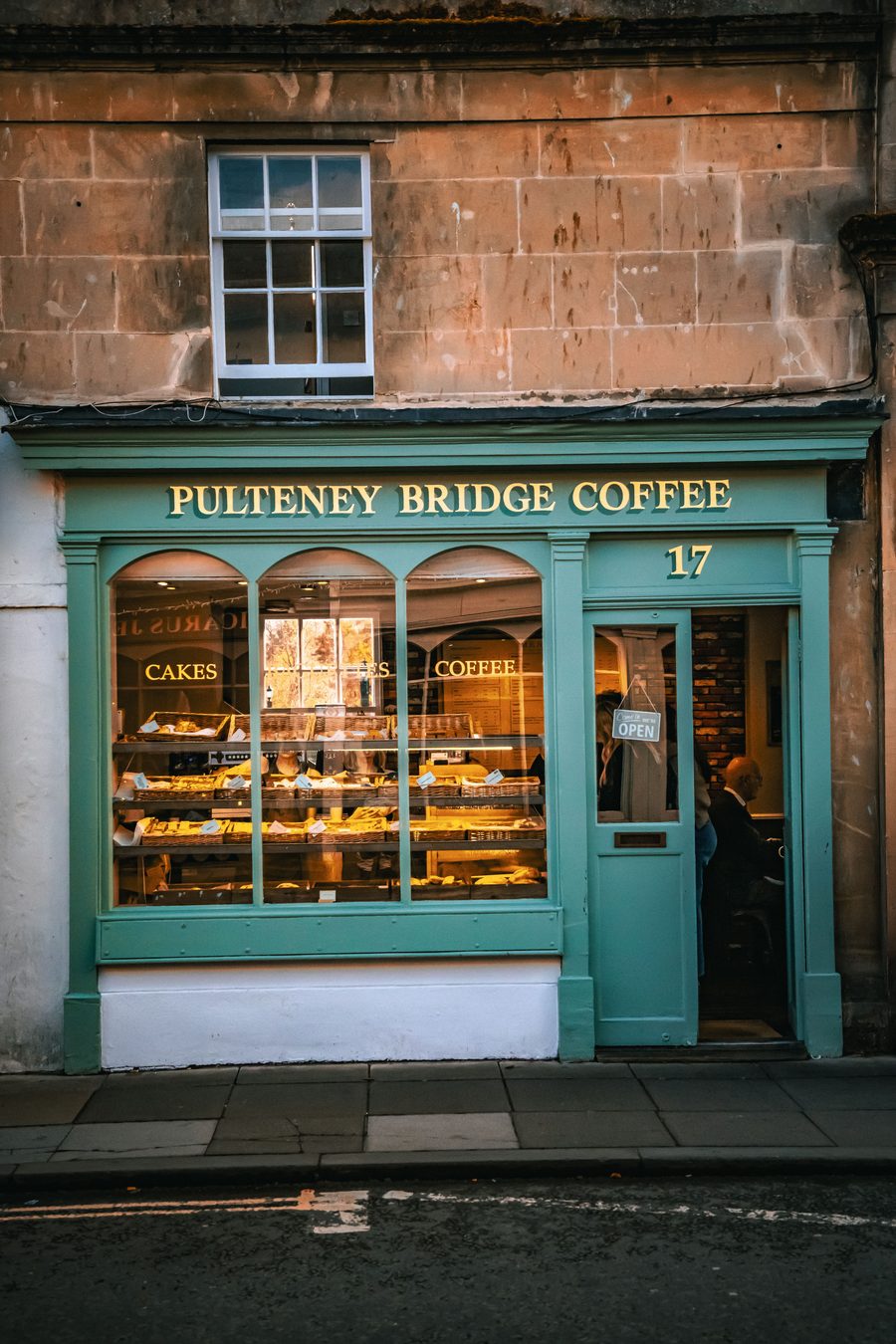 Pulteney Bridge Coffee, café in Pulteney Bridge, Bath